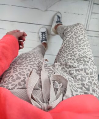 Lässige Jogpants JUMP IN ANIMAL PRINT