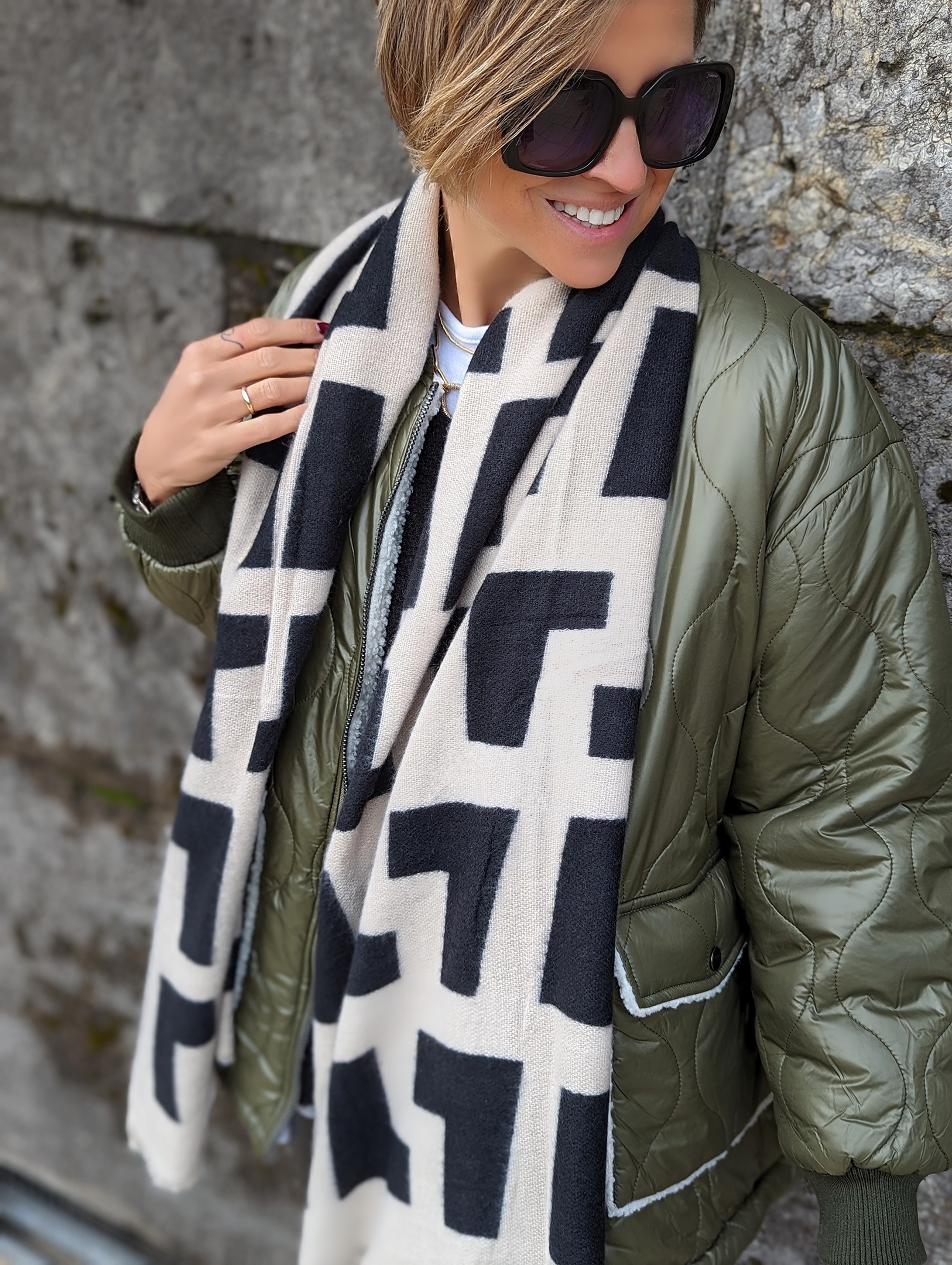 Schal THE LOOK – beige-schwarz