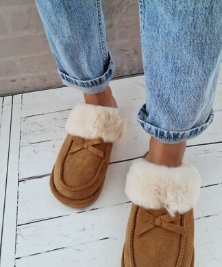 SLIPPERS WITH BOW – camel