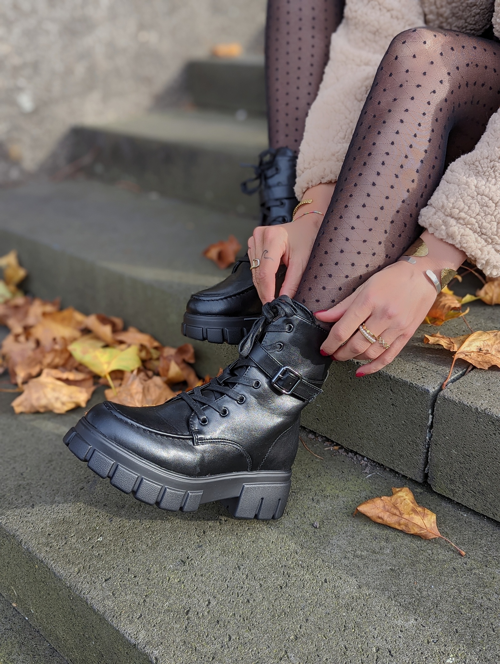 Schnürboots Shadows – schwarz SALE