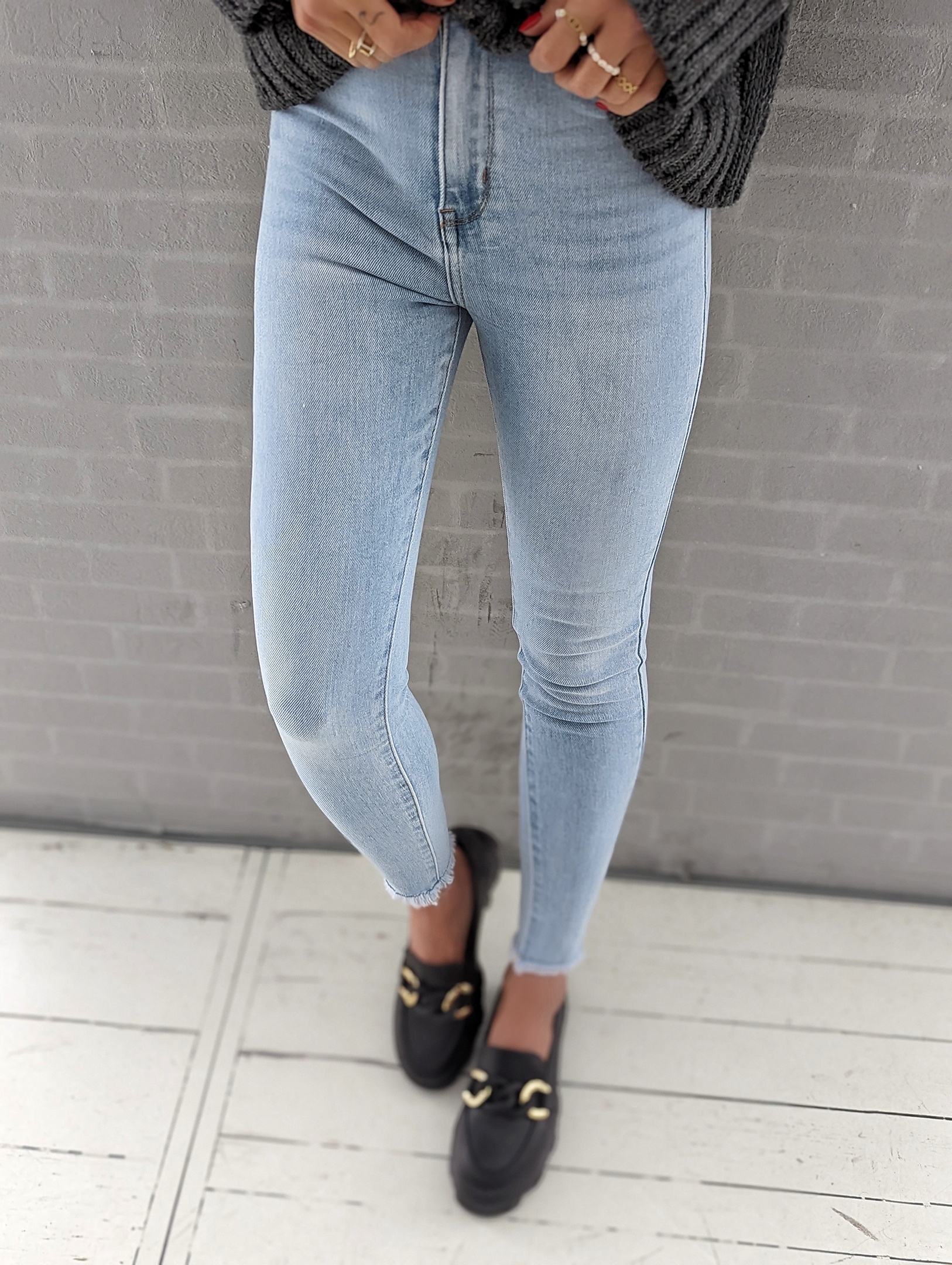 Skinny Jeans TIGHT AND HIGH –  light blue raw seam
