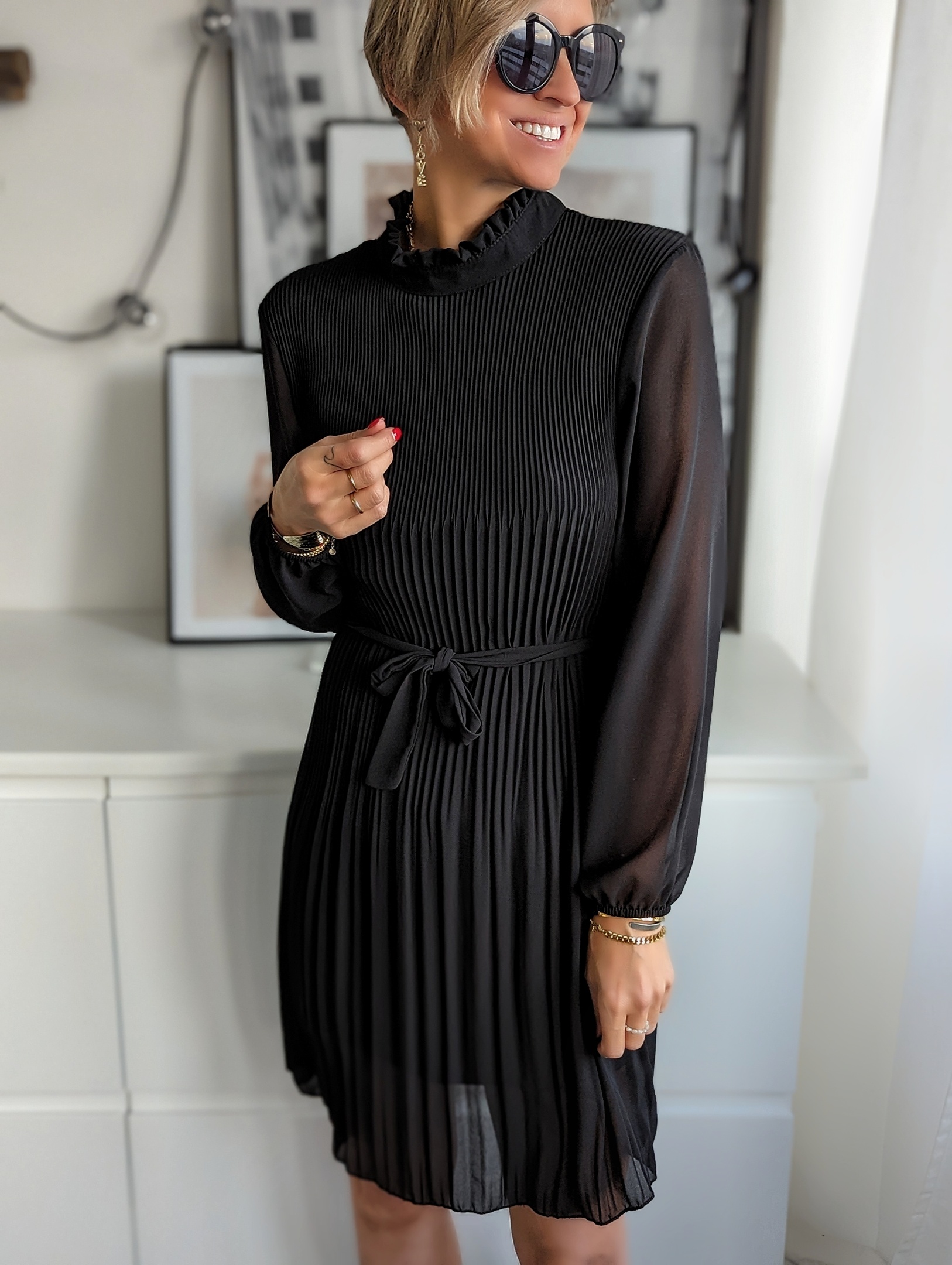 Kurzes Plisseekleid – BEST OF ME – schwarz – SALE