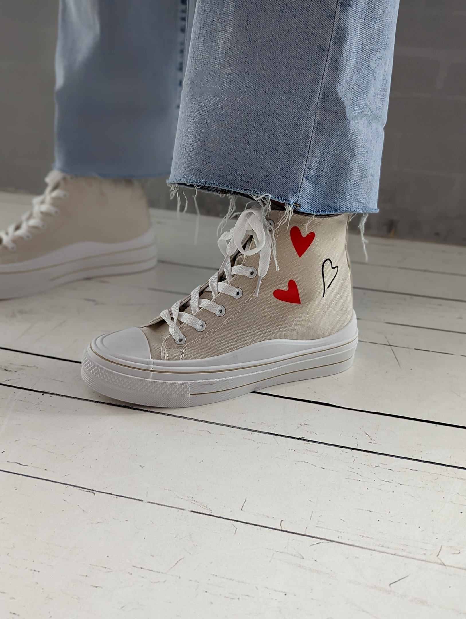 Sneaker WALK OF LOVE – beige SALE
