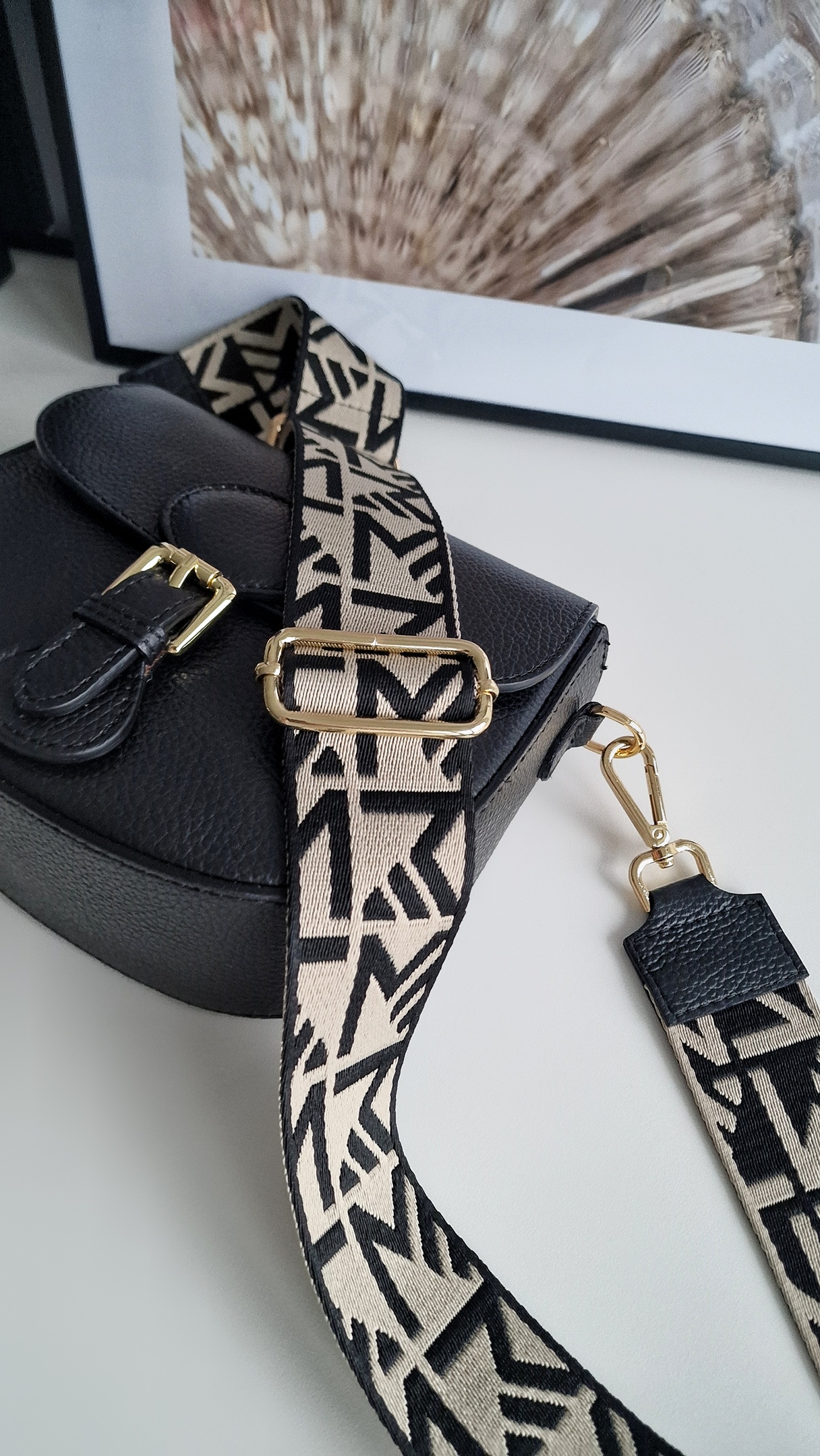 Bagstrap SIGNS beige-schwarz – GOLD EDITION