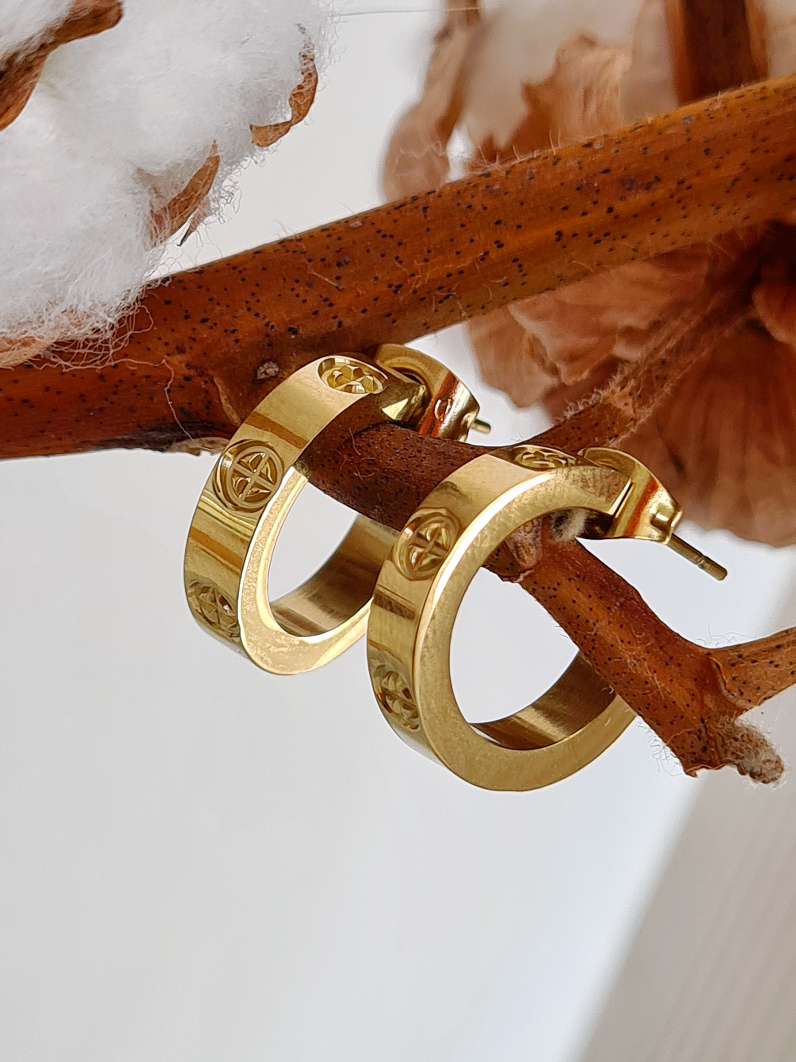 Ohrringe – CROWN DAY – gold