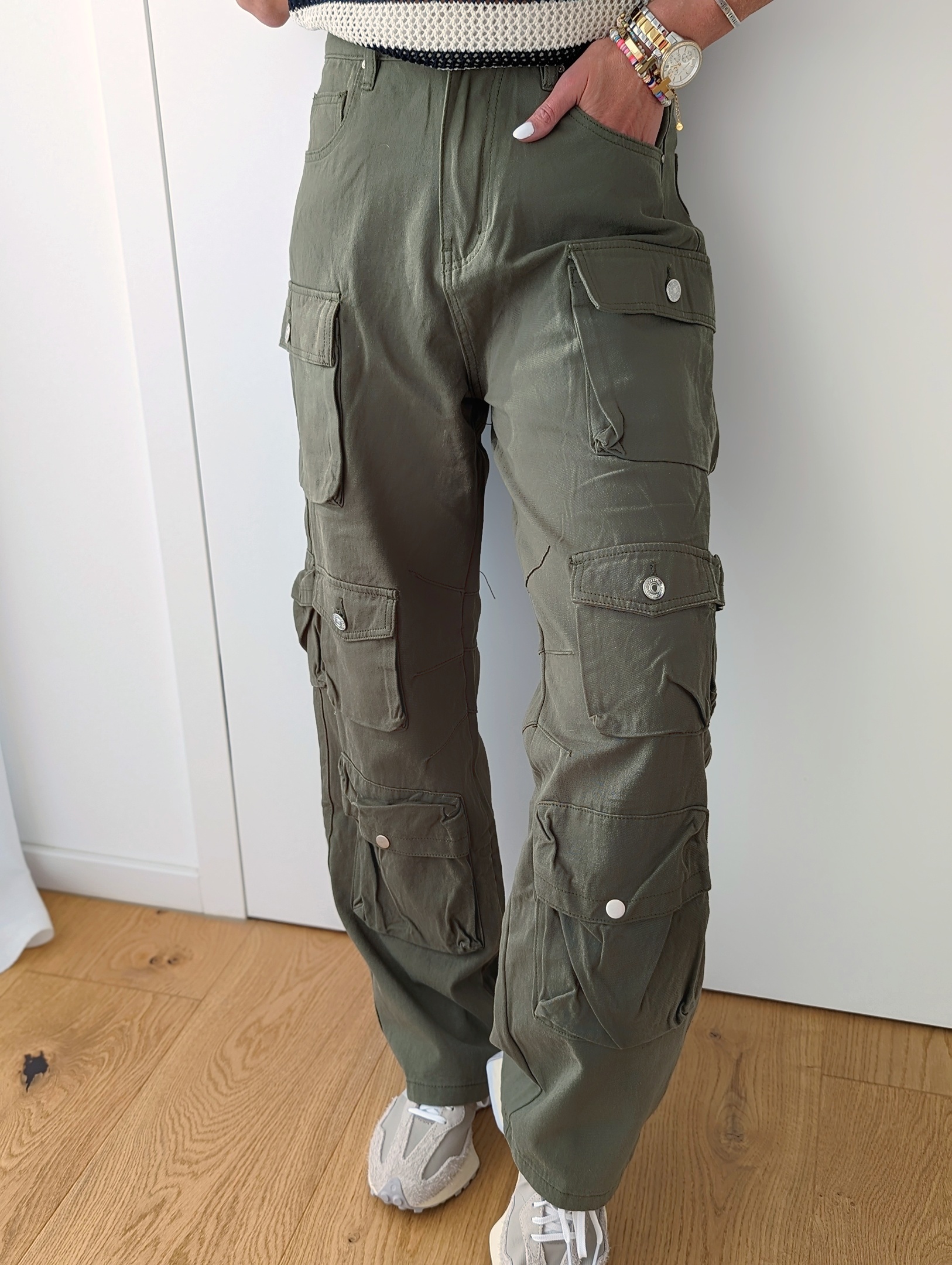 CARGO JEANS – MULTIPLE POCKETS – khaki