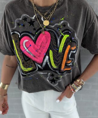 T-Shirt – LOVE IS AROUND ME