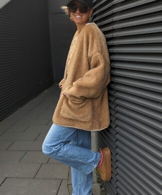 weite Kuscheljacke FUR ME – versch. Farben