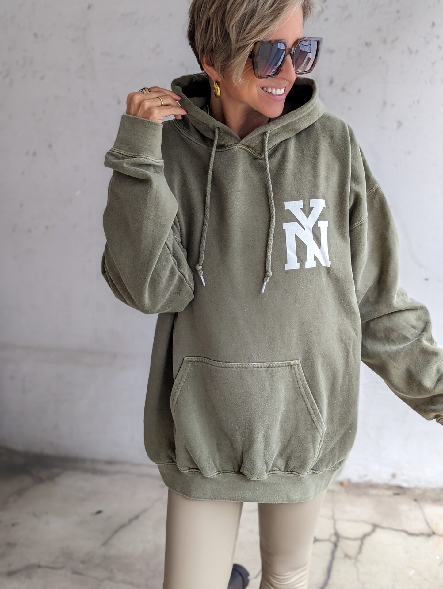 Oversize Hoodie BIG APPLE – versch. Farben