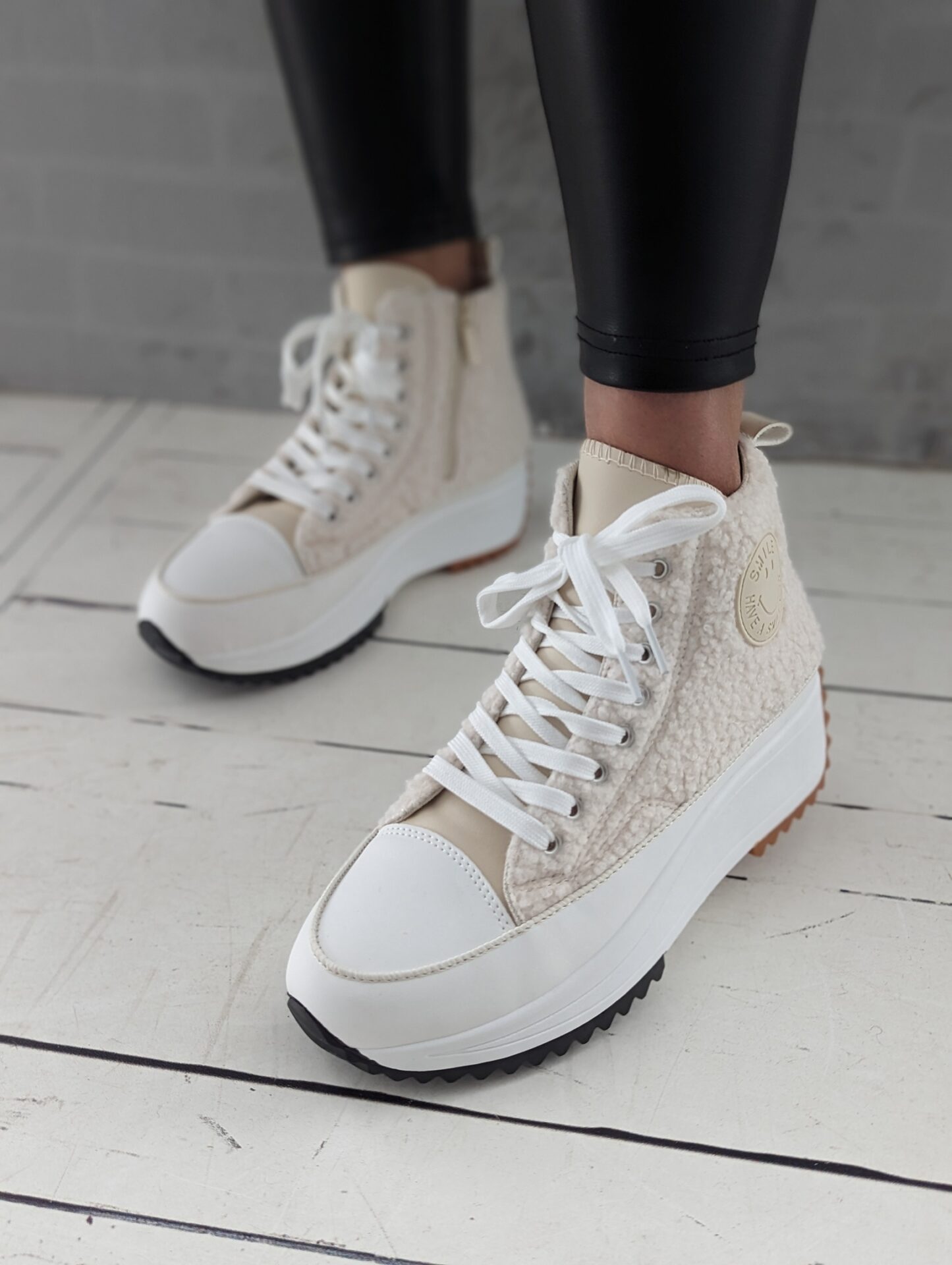 PLATEAU HIGHTOP SNEAKER TEDDY – BEIGE