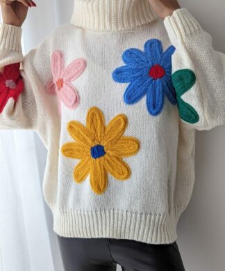 Strickpullover FLOWERS – versch. Farben