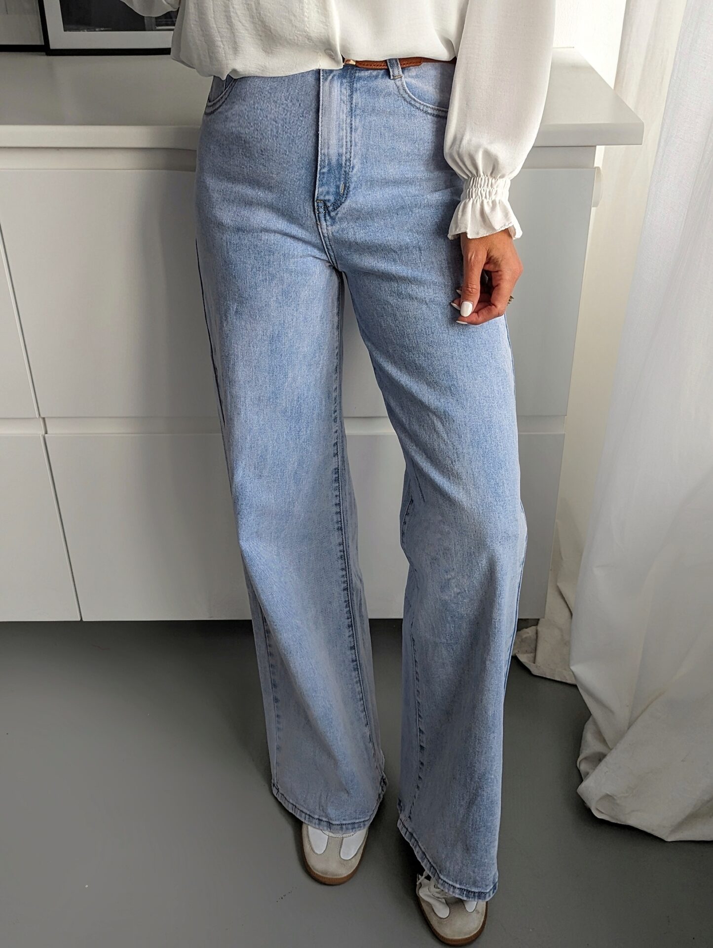 Wide Leg Jeans GRETA – light blue